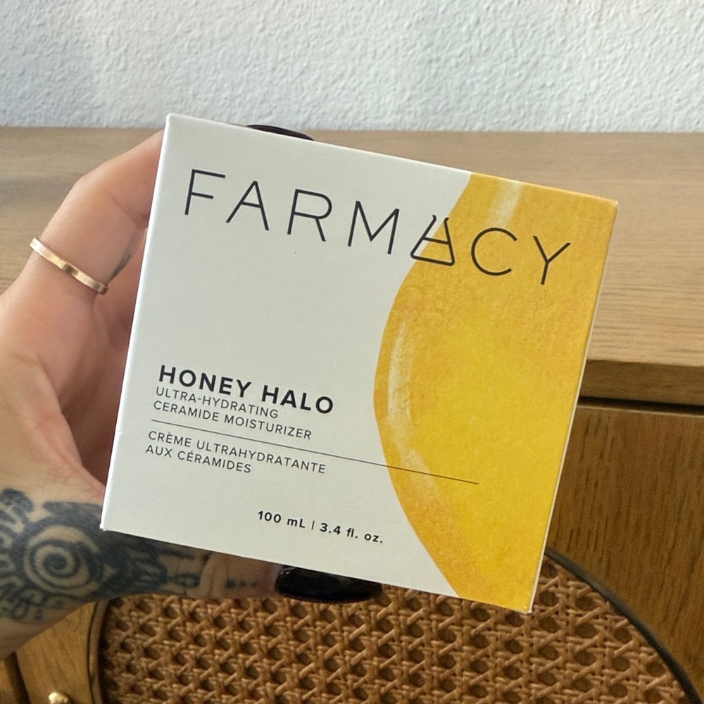 Farmacy Honey Halo Ceramide Moisturizer - White and Yellow